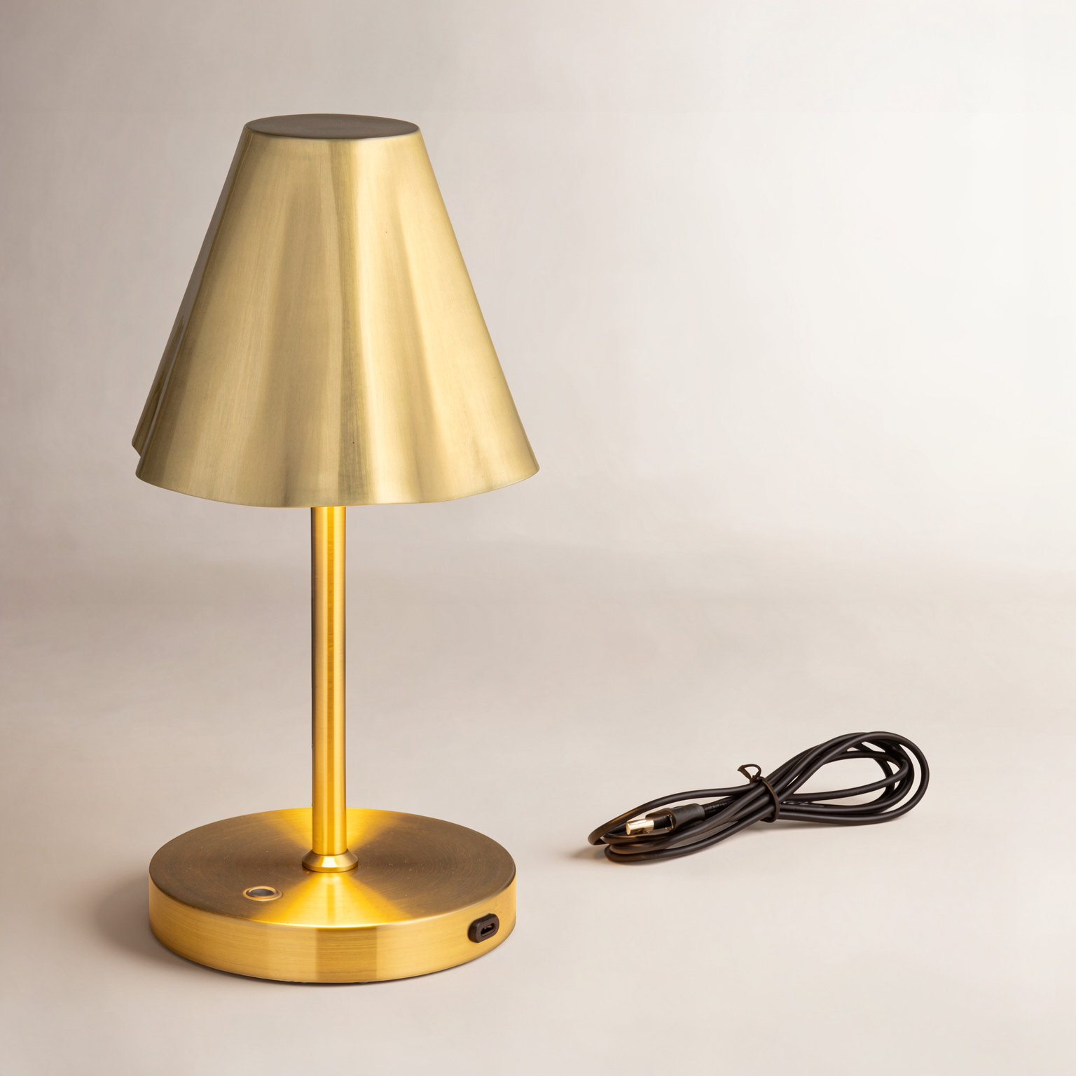 Carlene Metal Table Lamp, Gold, Gold