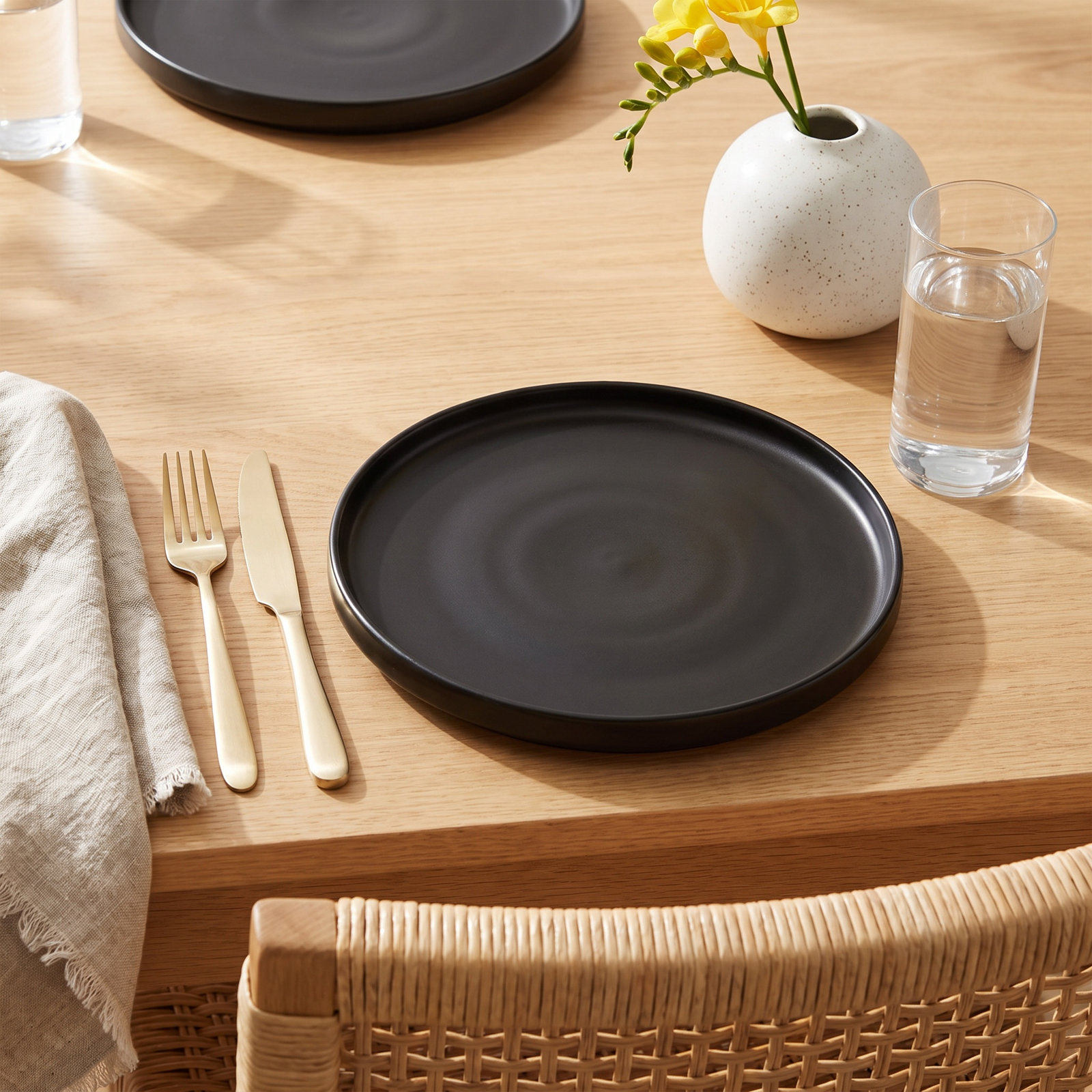 Malmesbury Straight Lip Stoneware Salad Plate, Black
