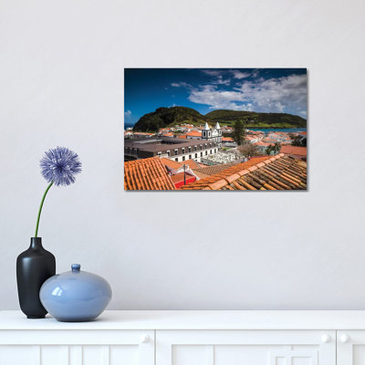 Portugal, Açores, île de Faial, Horta. Extérieur de l'Igreja De Nossa Senhora Das Angustias par Walter Bibikow - photographie sur toile tendue
