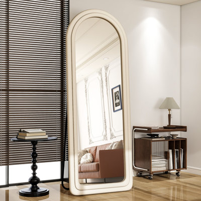 Miroir de plancher arqué 63 po x 24 po à bord arrondi avec cadre en flanelle épaisse