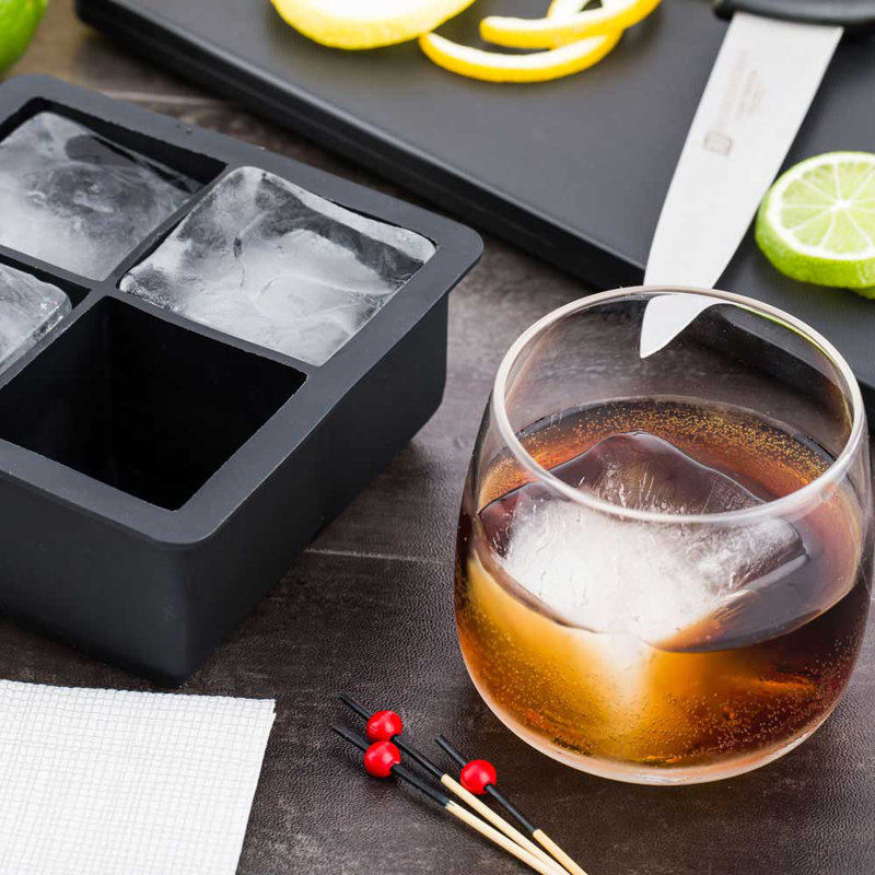 Moule à glace en silicone noir Bar Lux - cube de 2 po, 4 compartiments - 1 boîte