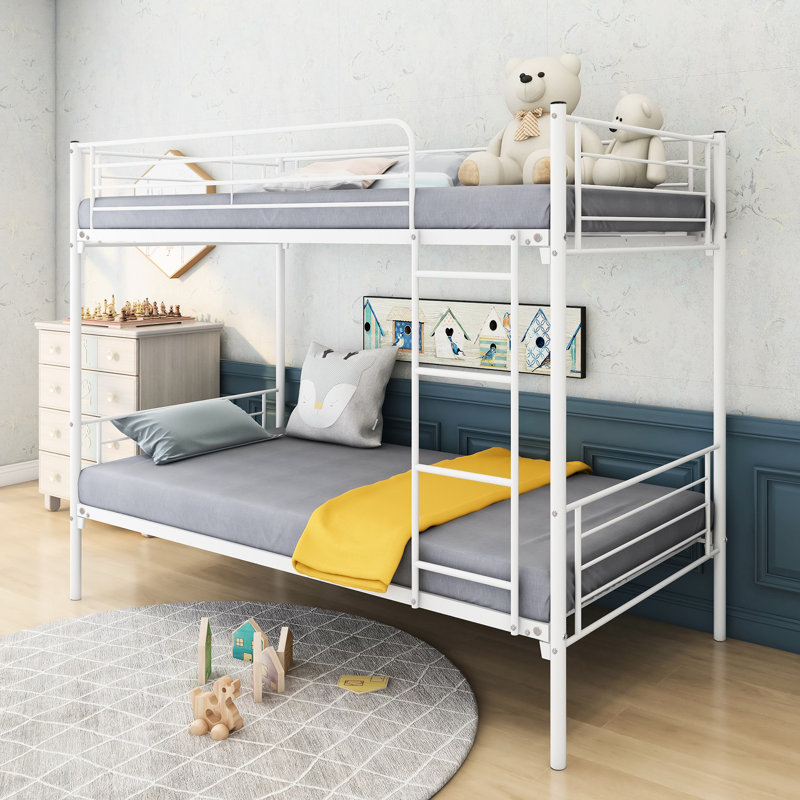Lit superposé en métal Twintwin en métal. Gain de place. Support de lattes en acier, silencieux. Pour l'accès. Sous rangement blanc avec métal. . Sans égratignures, silencieux. Inclus. Une chambre soignée