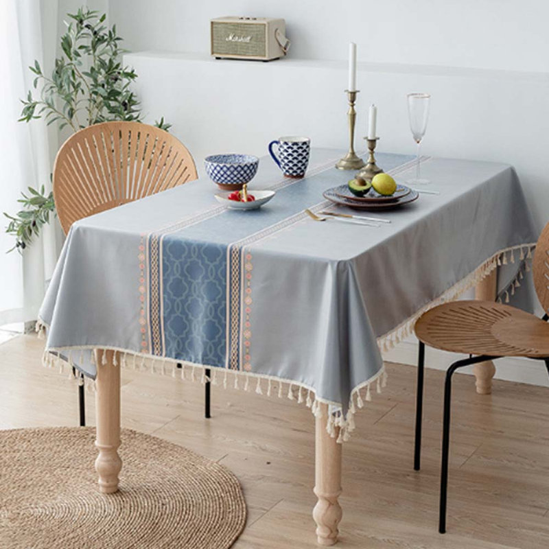 Nappe géométrique à franges, L 79 po