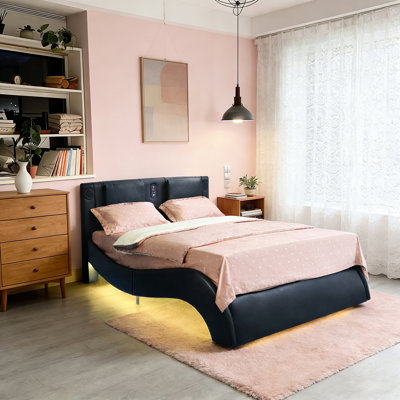 Structure de lit pour très grand lit avec similicuir, éclairage à DEL, jeux de musique contrôlés, massage par vibration, conception de style courbe, support à lattes de bois, audio exposé, lumières d'ambiance, charge, tête modulaire