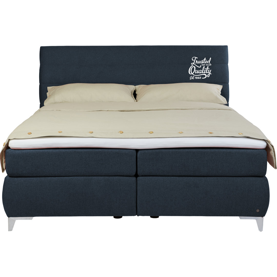 Boxspringbett mit Topper