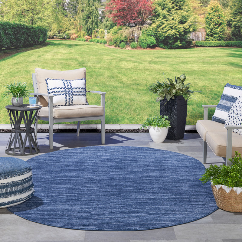 Tapis intérieur / extérieur bleu marine / bleu Nourison Essentials, Ovale 6 pi x 9 pi