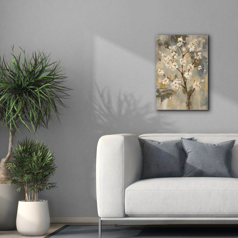 «Neutral Branches II» par Silvia Vassileva, art mural sur toile, H 26 po x l 18 po x P 0,75 po
