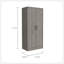 Armoire, armoires à deux portes, tringle en métal, poignée en métal, deux tablettes, un tiroir, gris clair