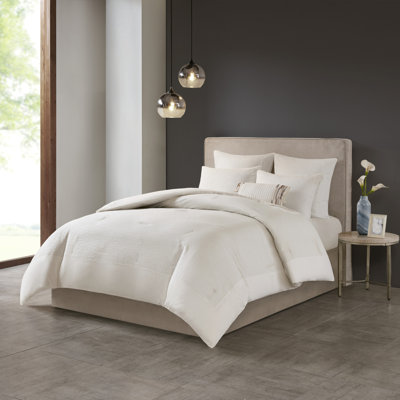 Hanae Microfiber Modern & Contemporary Comforter Set