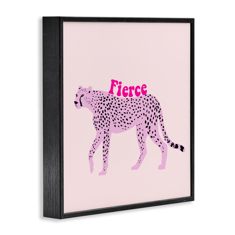 Guépard féroce sur giclée rose, design par Ashley Singleton, Giclée encadrée noir minuit, H 12 po x l 12 po