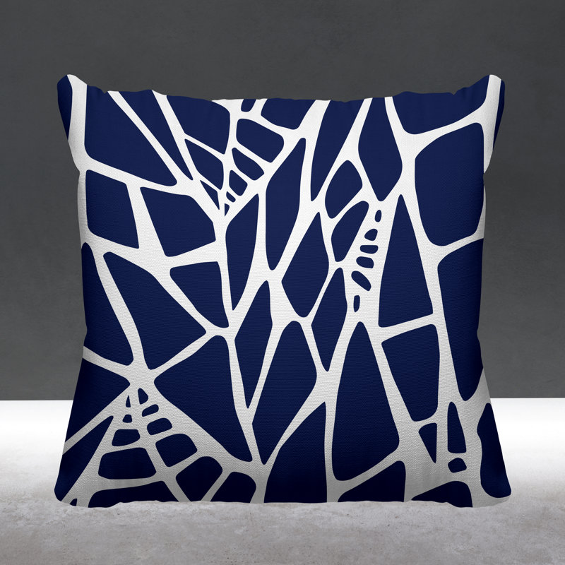 Coussin intérieur / extérieur Rodman Tribal Abstract, Bleu marine, L 17 po x H 17 po