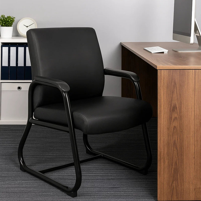 Fauteuil d'invité, vinyle antimicrobien noir, structure de base traîneau