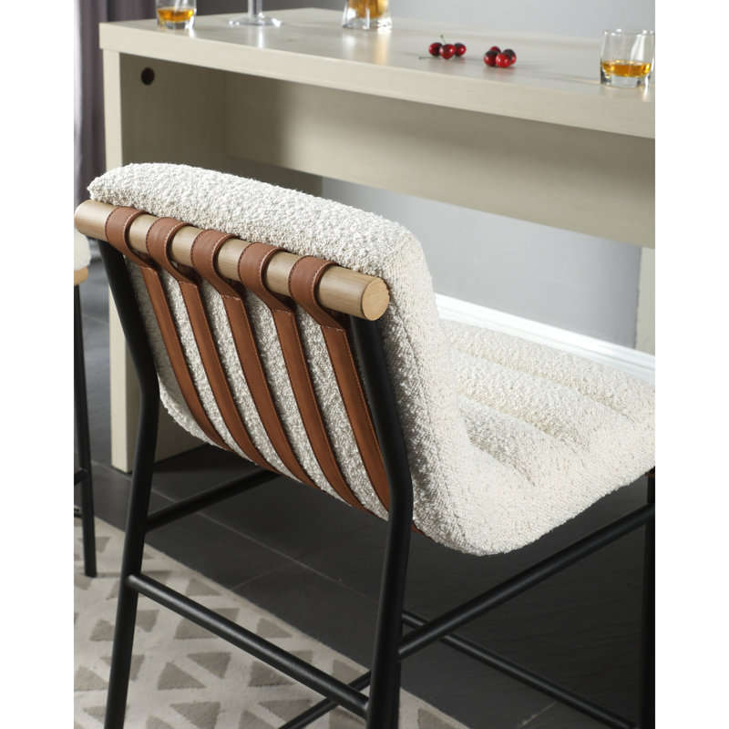 Confortable chaise blanche à hauteur de comptoir avec structure en fer et tissu bouclé moderne
