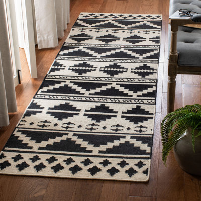 Aderinsola Hand Woven Flat Weave Wool Southwestern Rug