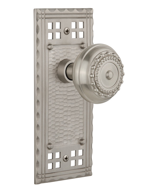 Plaque artisanale avec bouton de porte Meadows, Nickel satiné, 2,375 po