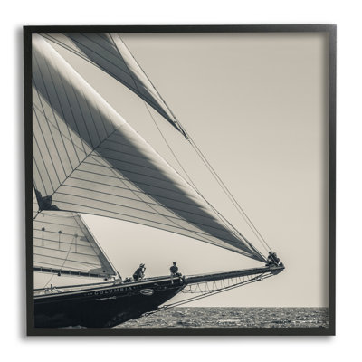 «Vintage Ocean Ship People Reposing on Bow» par Danita Delimont - photographie