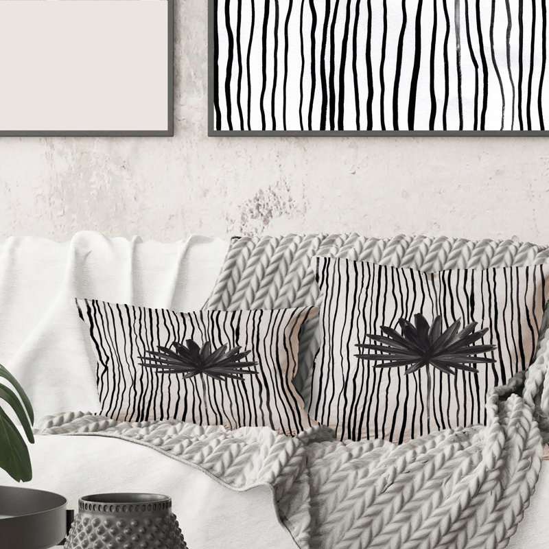 Rectangle, feuille tropicale noire et blanche sur rayures III - coussin décoratif moderne