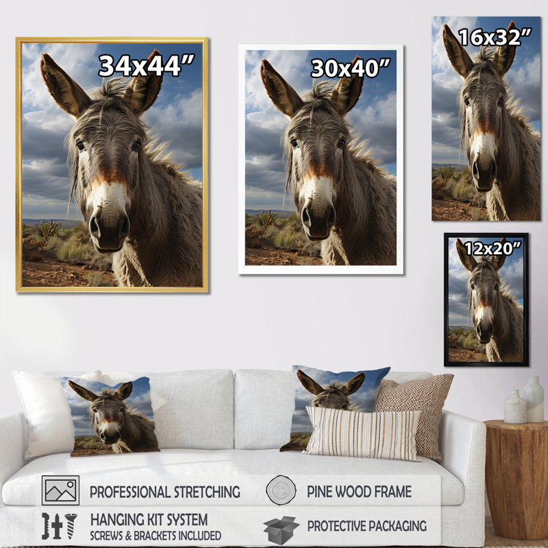 «Gray Donkey Portrait Vibrant» - reproduction sur toile d'animaux, Encadrement doré, H 44 po x l 34 po x P 1,5 po