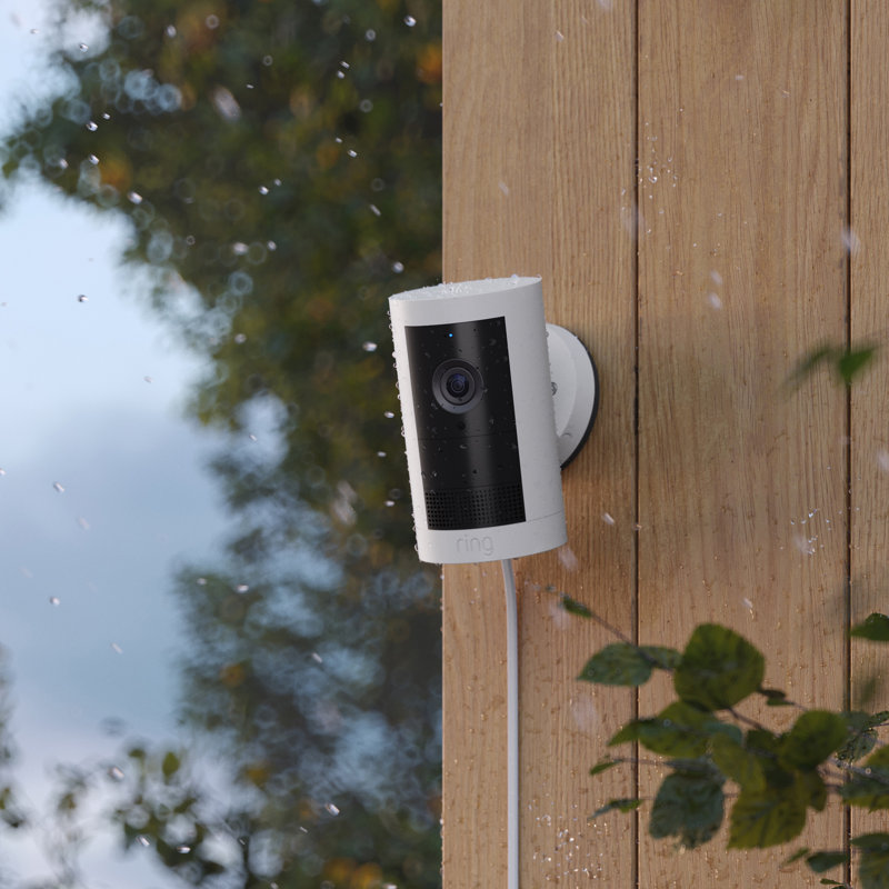 Ring Outdoor Cam Plus Plug-in Black
