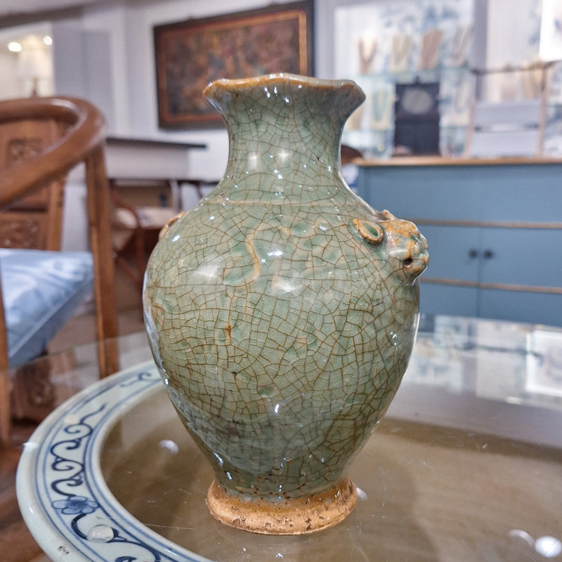 Vase en porcelaine avec glacis craquelé