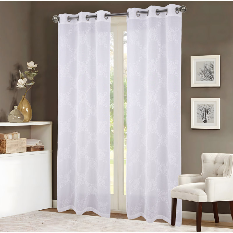 Paire de rideaux semi-transparents brodés Doveon, Blanc, L 36 po x L 96 po