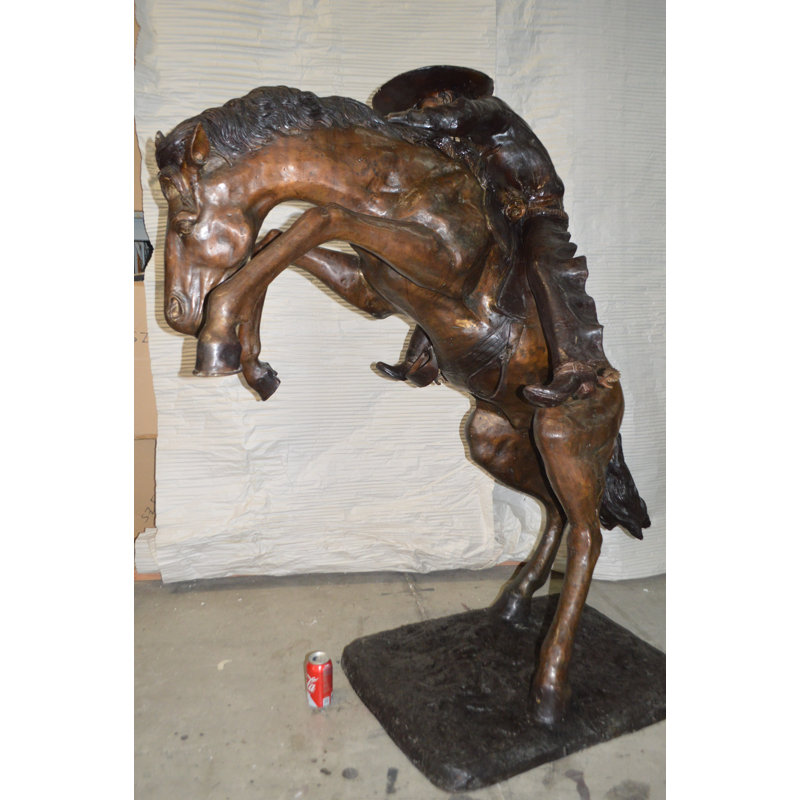 Statue bronze géant Bronco Buster - Taille: L 65 po x l 52 po x H 64 po.