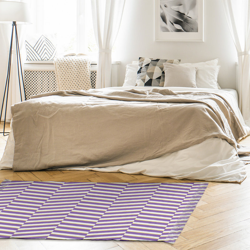 Tapis à rayures mauves, Non