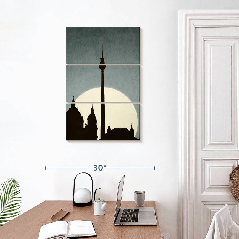 Sireci Moonlight, 32" H x 20" W