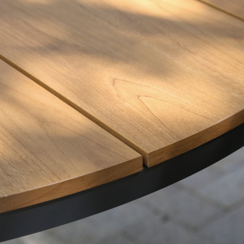 Round Outdoor Dinning Table