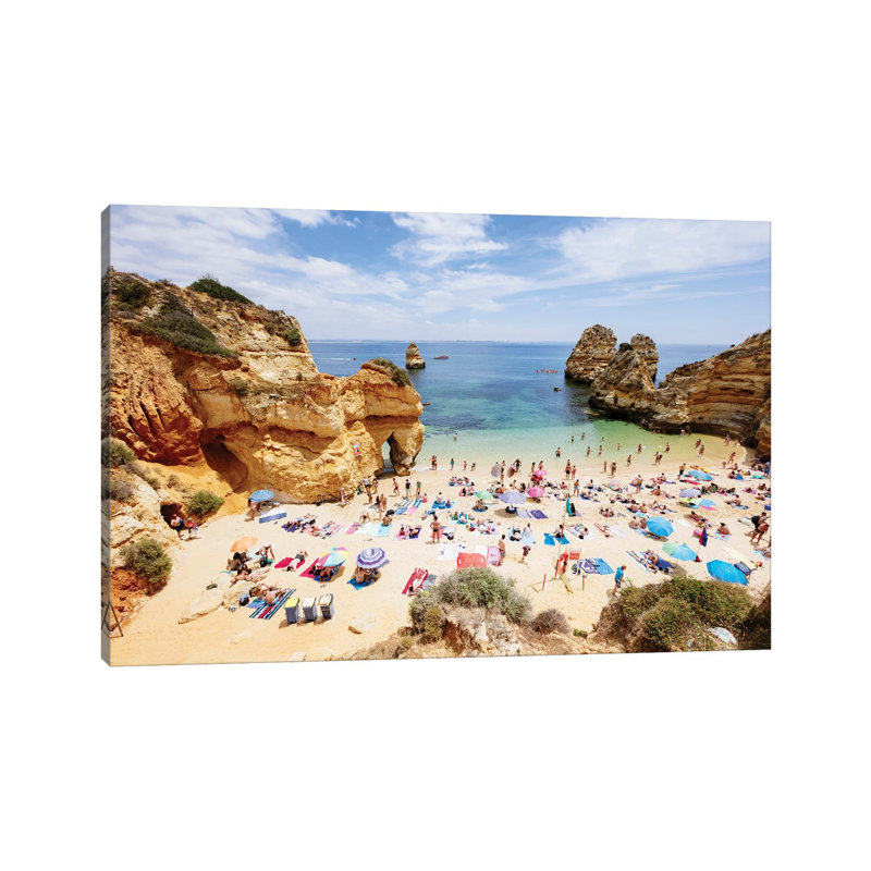À la plage, au Portugal, H 40 po x l 60 po x 1,5 po