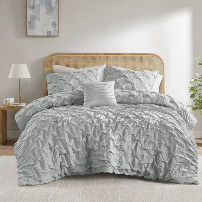 Bailey Gray Diamond Pucker Woven Wrinkle Resistant 4-Piece King/Cal King Comforter Set