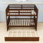 Lit superposé double au-dessus d'un lit double avec lit gigogne simple-596806175