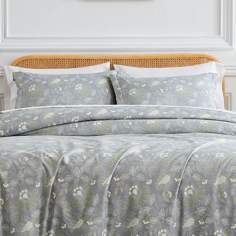 Infinite Blossom Blue Oversized Microfiber Comforter Set with matching shams Easy care, Full/Queen Comforter + 2 Shams