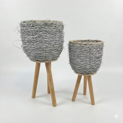 Ensemble de pot à fleurs en plastique et en osier moderne avec pieds en bois Eco (ensemble de 2)
