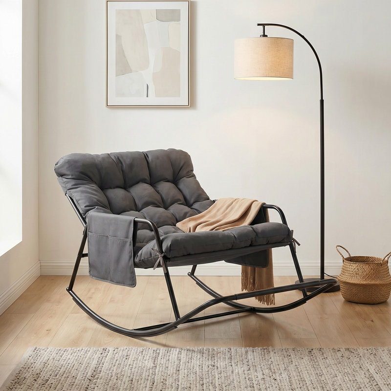 Chaise berçante de patio rembourrée avec cadre noir en métal avec repose-pieds, Gray