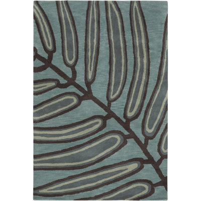 Très grand tapis botanique en laine touffeté à la main bleu, ivoire et brun Cianie