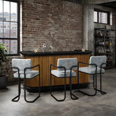 Bar à cocktail de 84 po Prohibition Series - avec repose-pieds en laiton et trois tabourets de bar rétro par la salle de jeux RAM