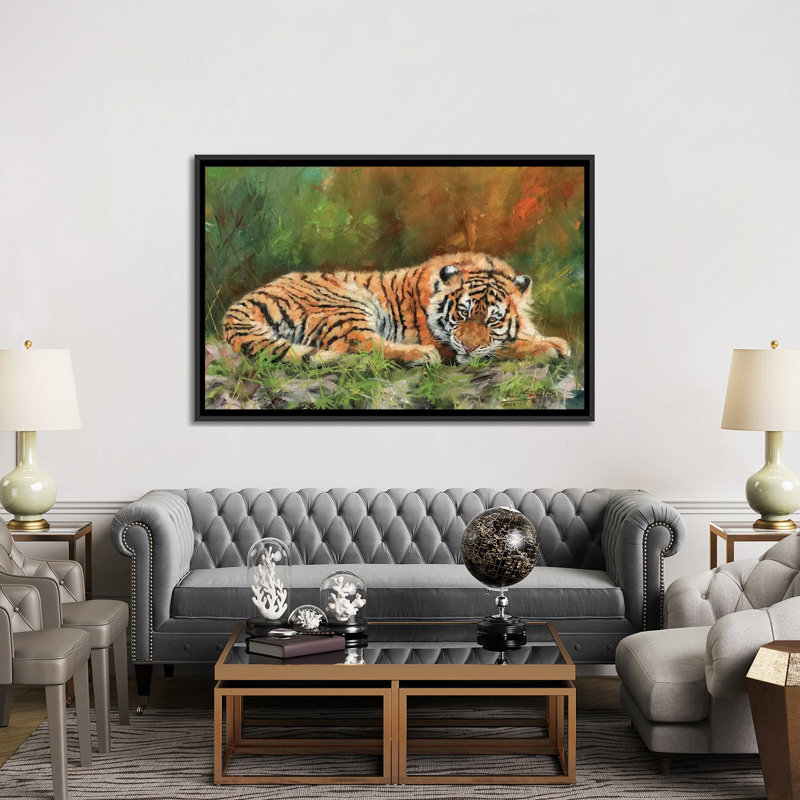 « amur tiger repose », impression sur toile, H 18 po x l 26 po x P 1,5 po, Toile avec cadre noir, Pas de tapis