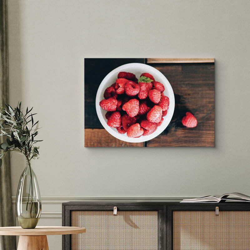 Bol blanc de framboises avec grain de bois, H 12 po x l 18 po