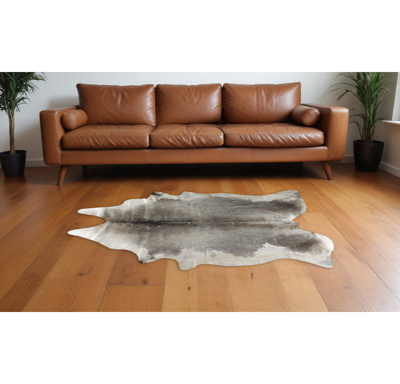 Tapis en cuir de vache noué à la main gris et blanc 5 pi x 7 pi