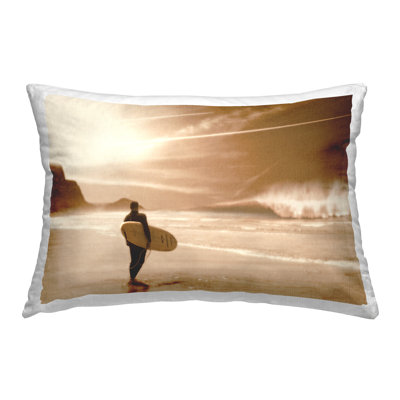 Coussin décoratif imprimé Out Of The Sun Surfer par Noah Bay