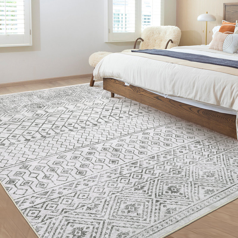 Leeyah Washable Floral Indoor Rug, Rectangle 5' x 7'