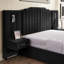 Structure de lit tapissier grand format avec tissu en velours, conception à rayures verticales avec boutons autour du lit plateforme avec tête de lit, structure solide et table de chevet - aucun sommier nécessaire - noir-993770792-993770793