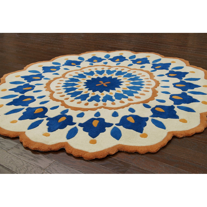 Baltique Floral Indoor Rug, Round 4'8"