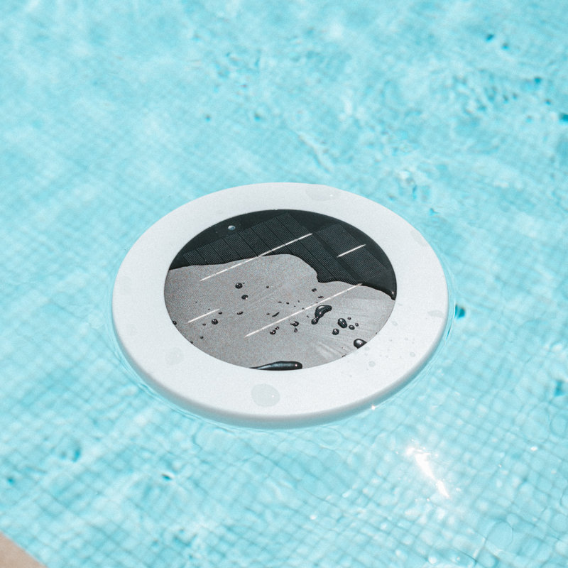 12" White Low Voltage Solar and Battery Powered Integrated LED Pool Light