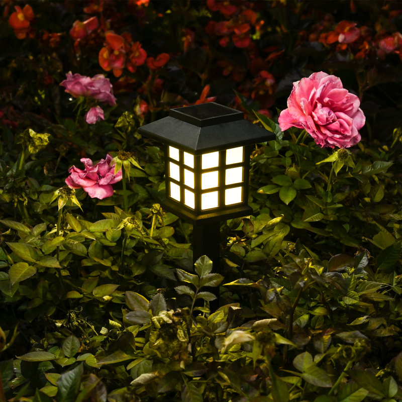 Low Voltage Solar Powered Integrated LED Pathway Light Pack
