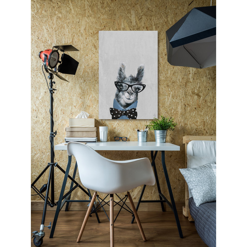 Glendale Llama with a Bow III, reproduction sur toile tendue, H 24 po x l 16 po x P 1,5 po