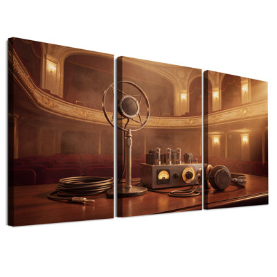 «Vintage Microphone and Amplifier in Opera House», ensemble de 3 toiles