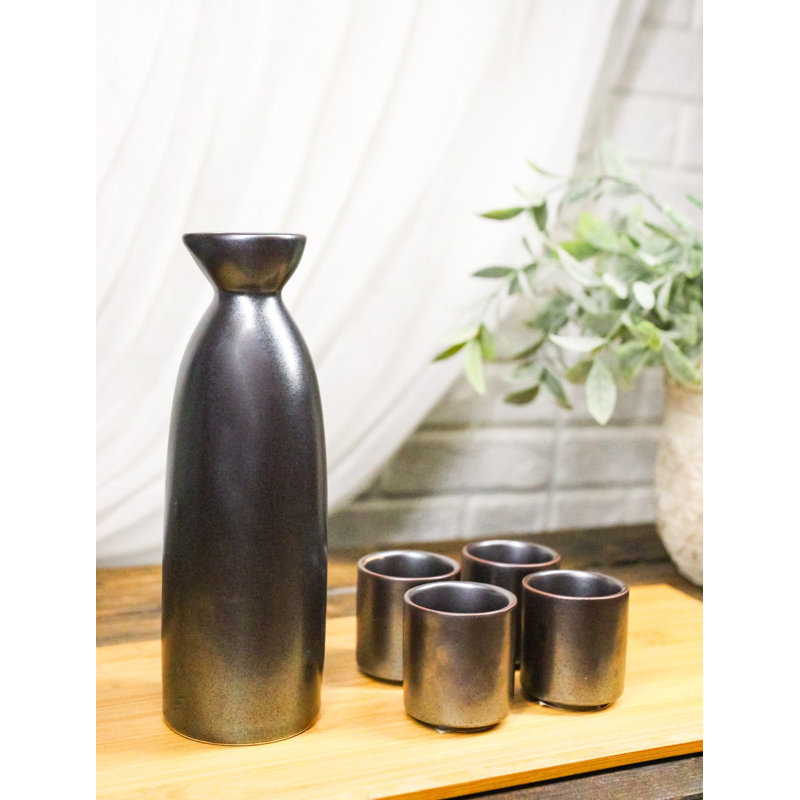 Carafe à saké en porcelaine noire 9 oz et 4 tasses à ochoko Tetsu Kesho