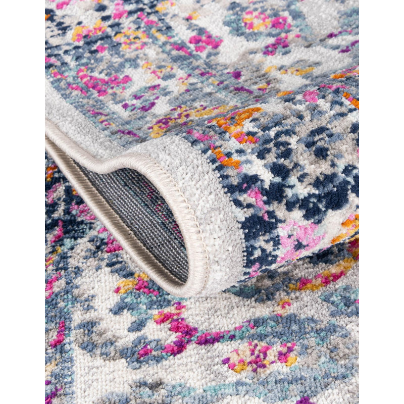 Tapis ivoire à motif floral, Rectangle 4 pi 1 po x 5 pi 11 po
